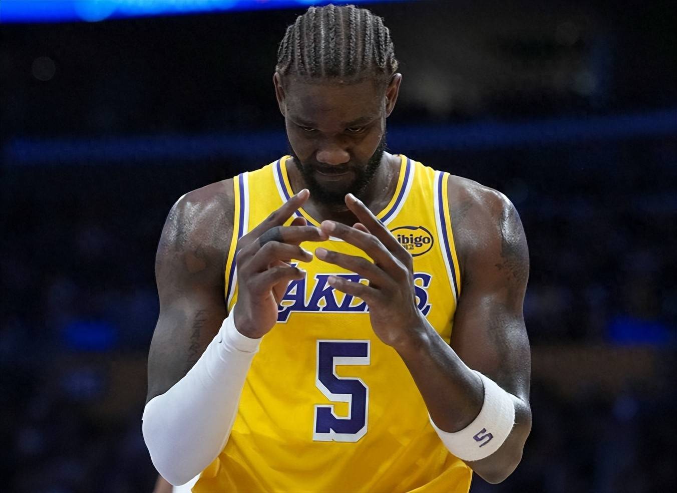 相信品牌的力量-关于底特律活塞训练开放日，加时末段伤情更新引欢呼，NBA季后赛在即，更衣室氛围转暖的信息