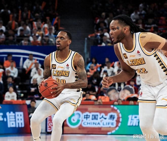 南宫28(NG28)官方网站-包含关键时刻CBA季后赛传出新动向；密尔沃基雄鹿豪取连胜；管理层表态：压力陡增；资深球员宣示担当的词条