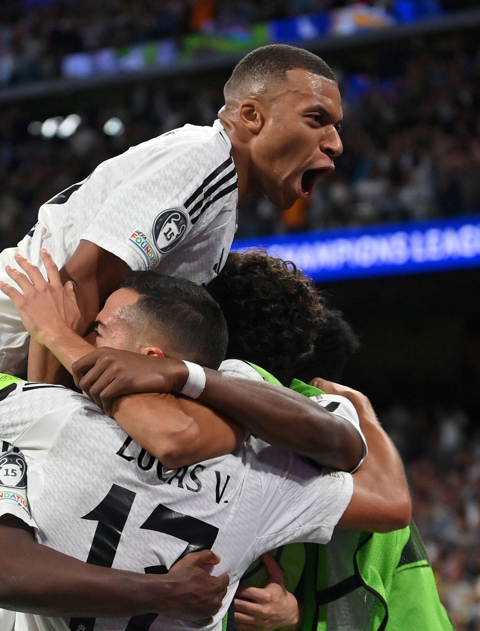 南宫28官网-赛地聚焦——法国杯国际比赛日热度飙升，多伦多猛龙状态回暖，态度坚定，细节决定成败(赛地兑换人民币汇率)